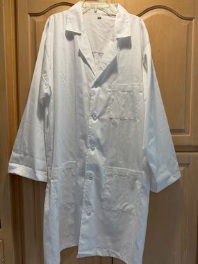 Men's White Lab Coat with Multiple Pockets - Unbranded